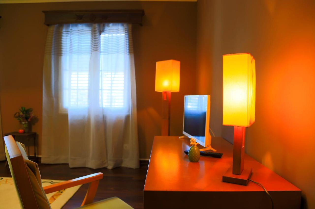 Bella Italia Populo Guest House Понта Делгада Екстериор снимка